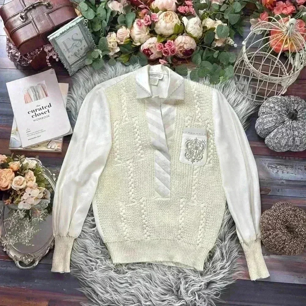 Vintage Ivory Sweater Shirt with Gold Emblem, M